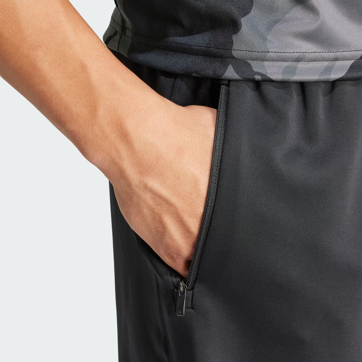 adidas Knit Logo 5in Pantaloncini Black/White